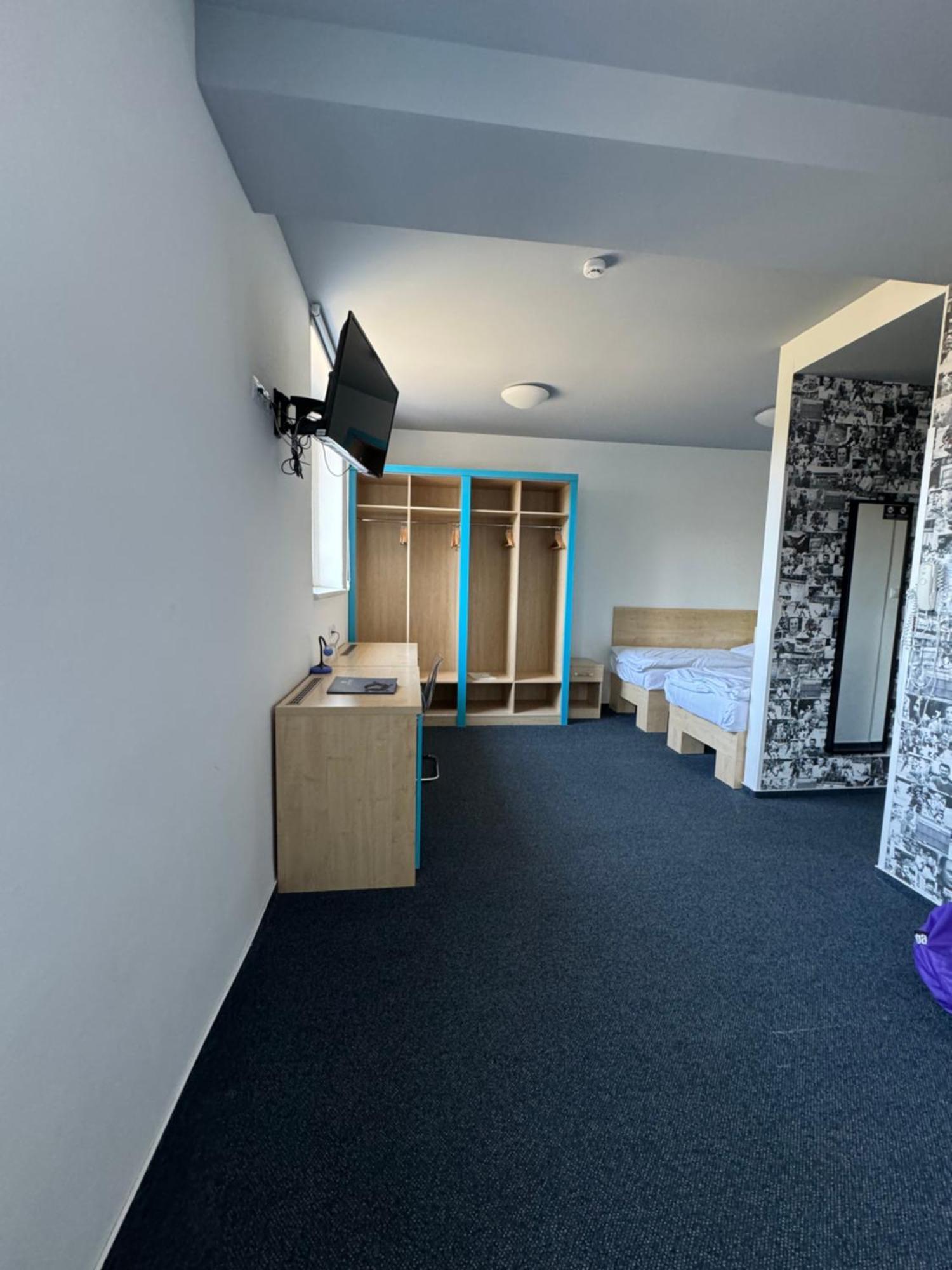 Sport Hotel Sletiste Kladno Bagian luar foto