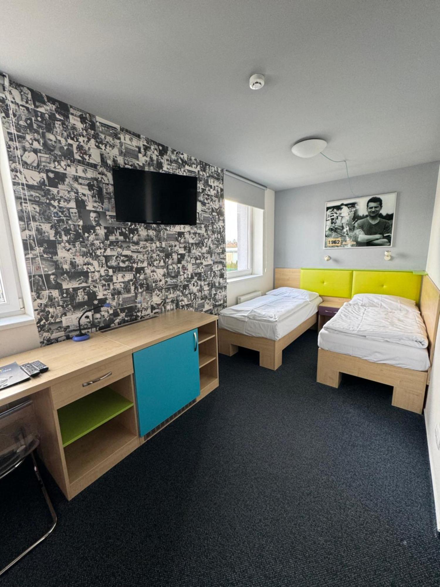 Sport Hotel Sletiste Kladno Bagian luar foto