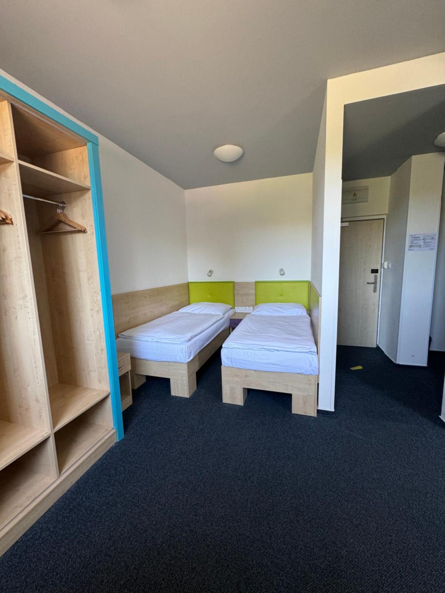Sport Hotel Sletiste Kladno Bagian luar foto