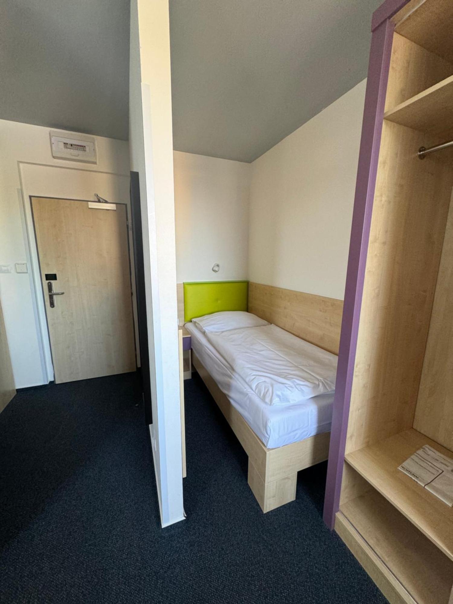 Sport Hotel Sletiste Kladno Bagian luar foto