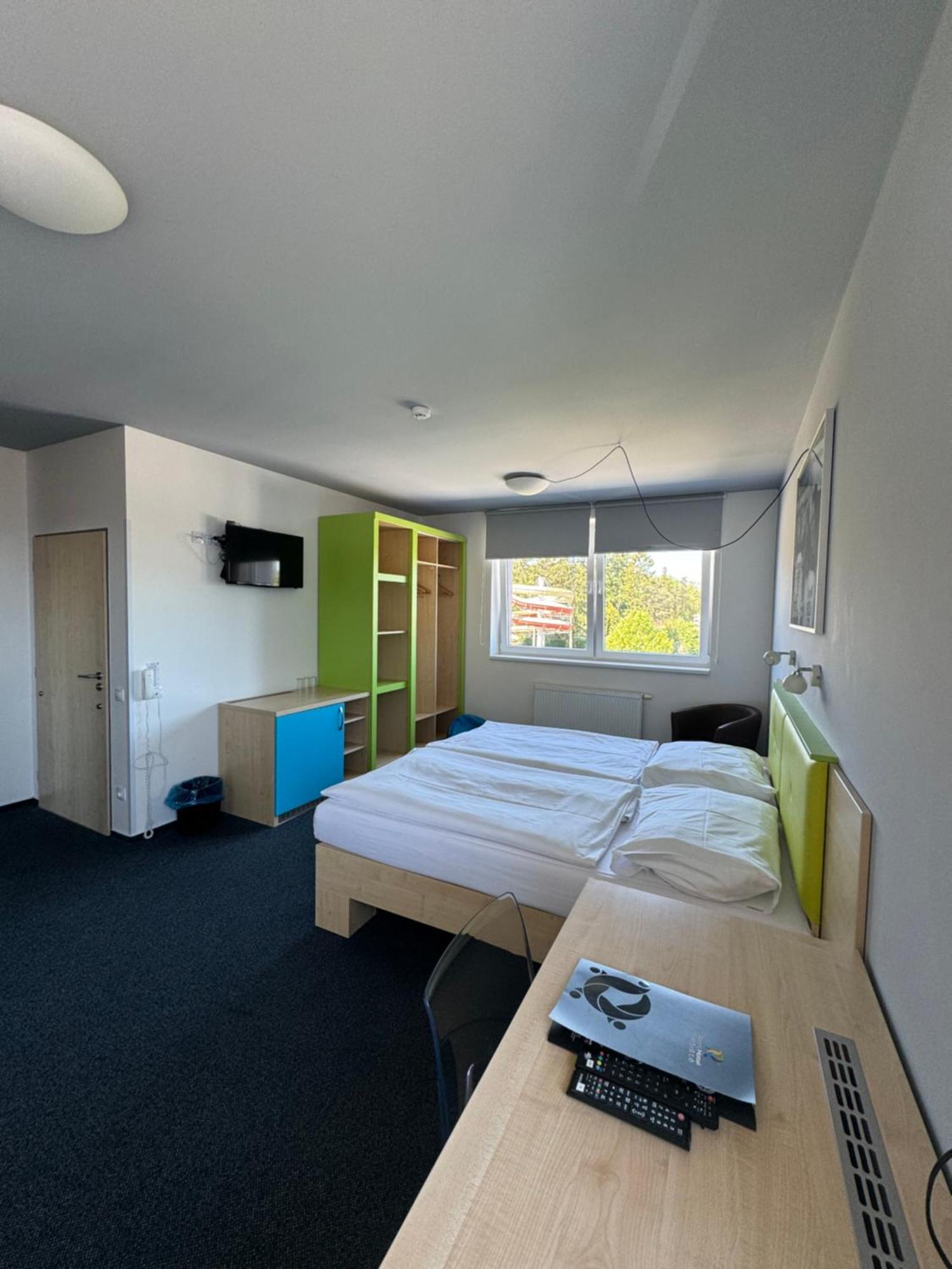 Sport Hotel Sletiste Kladno Bagian luar foto