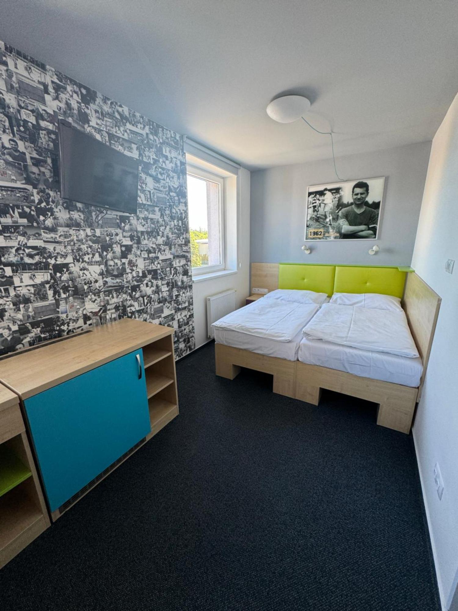 Sport Hotel Sletiste Kladno Bagian luar foto