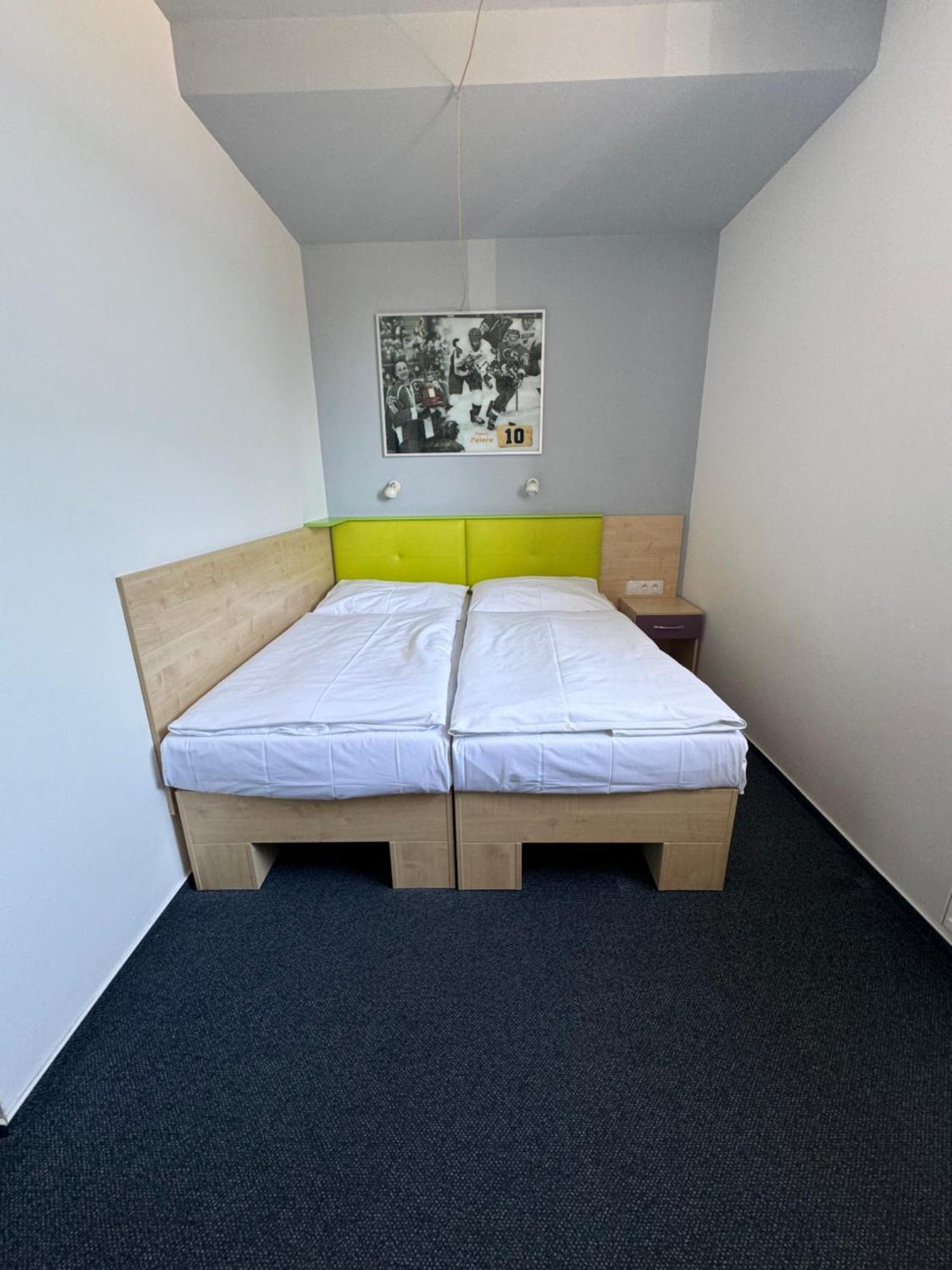 Sport Hotel Sletiste Kladno Bagian luar foto