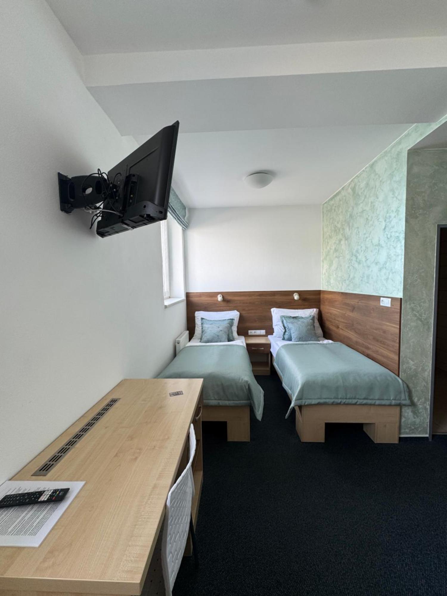 Sport Hotel Sletiste Kladno Bagian luar foto