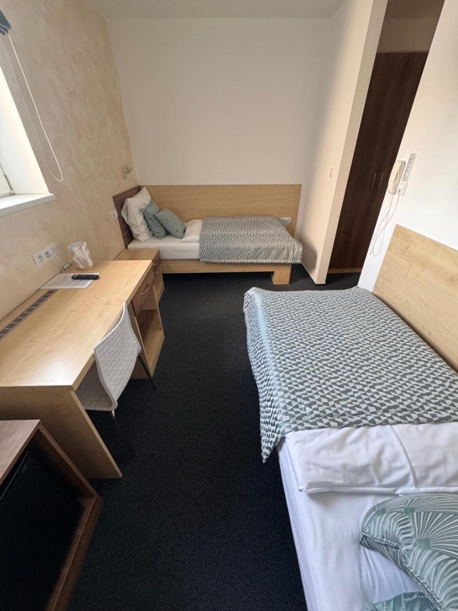 Sport Hotel Sletiste Kladno Bagian luar foto