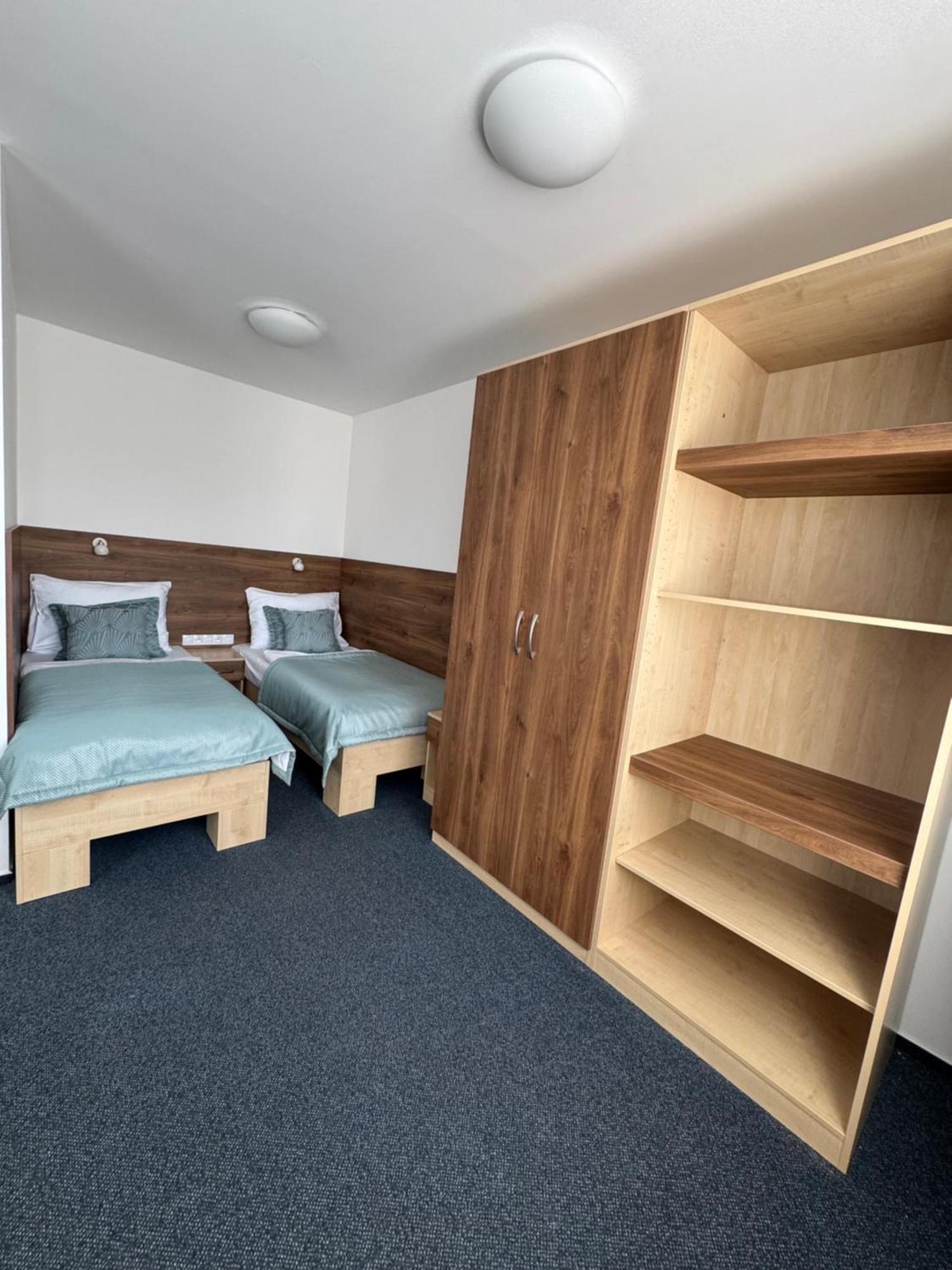 Sport Hotel Sletiste Kladno Bagian luar foto