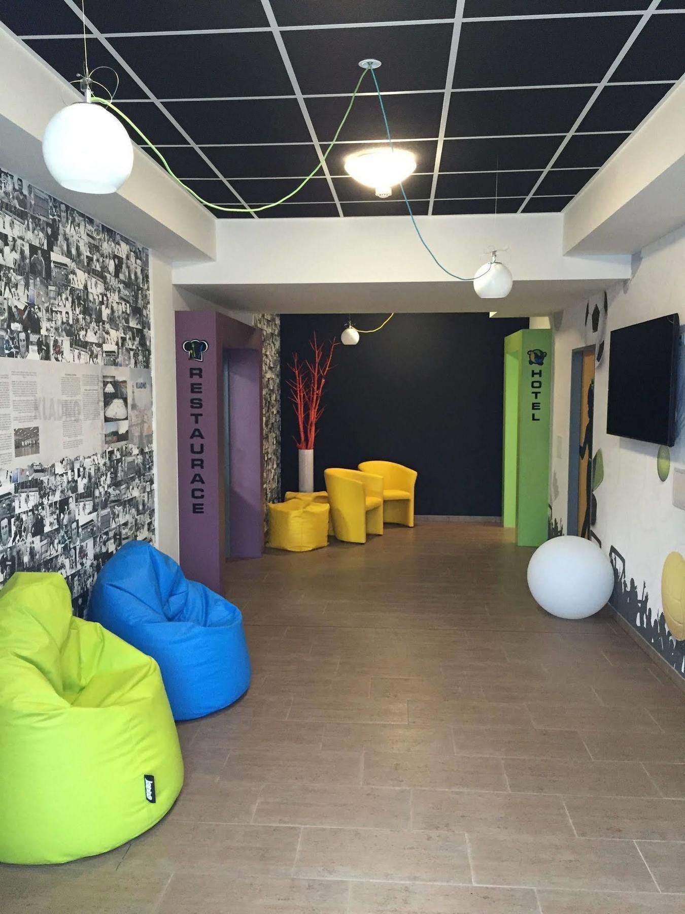 Sport Hotel Sletiste Kladno Bagian luar foto