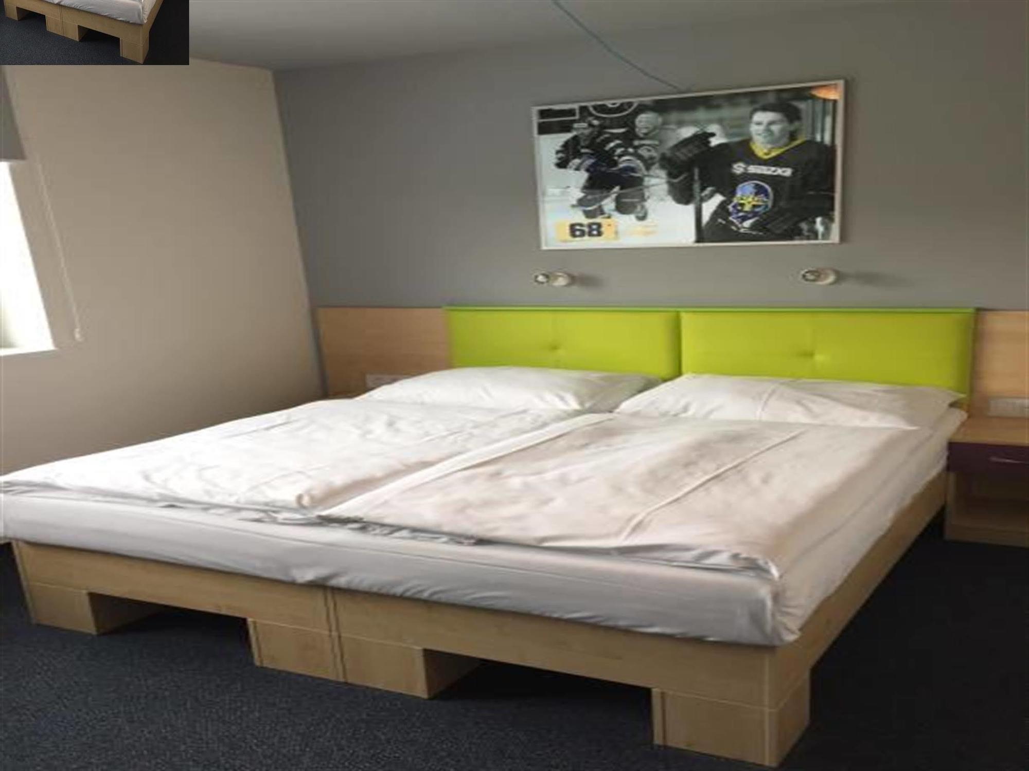 Sport Hotel Sletiste Kladno Bagian luar foto